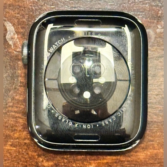 Apple Watch Series 6 (44mm) with New in the Box Black Authentic Apple Watch Band - Picture 4 of 11